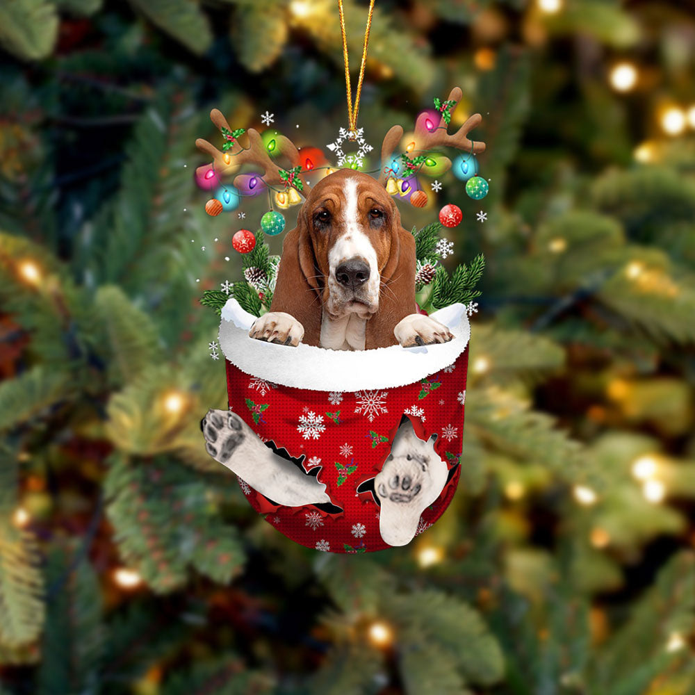 Basset Hound In Snow Pocket Christmas Ornament Flat Acrylic Dog Ornament OO2368