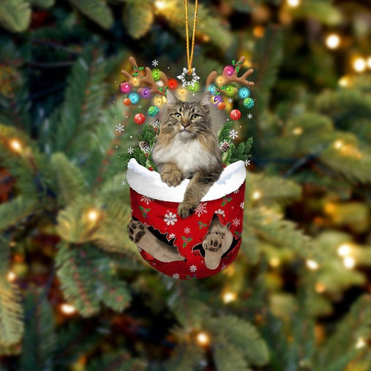 Funny Norwegian Forest Cat In Snow Pocket Christmas Ornament Flat Acrylic Cat Ornament OO3831